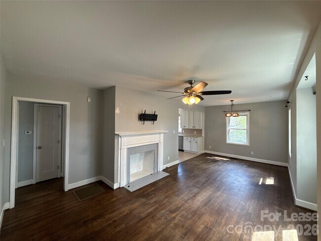 Foto del edificio - 2520 Brentwood Pl