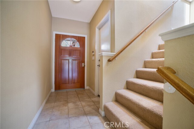 Foto del edificio - 3055 E Hillcrest Dr