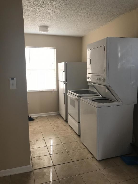 Building Photo - 2121 Pasco Street Apt C