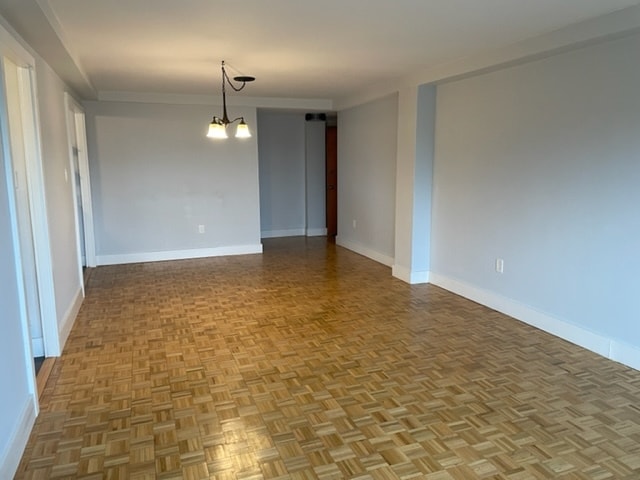 Living/dining space - 1070 Kennedy Blvd