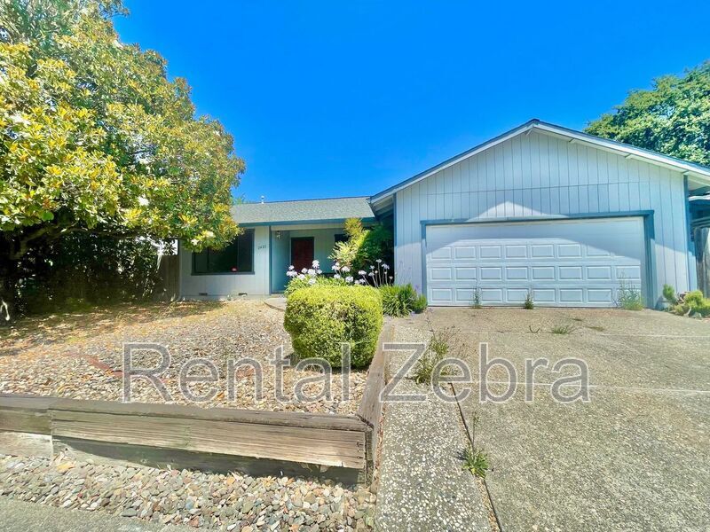 Primary Photo - 2421 Donna Maria Way