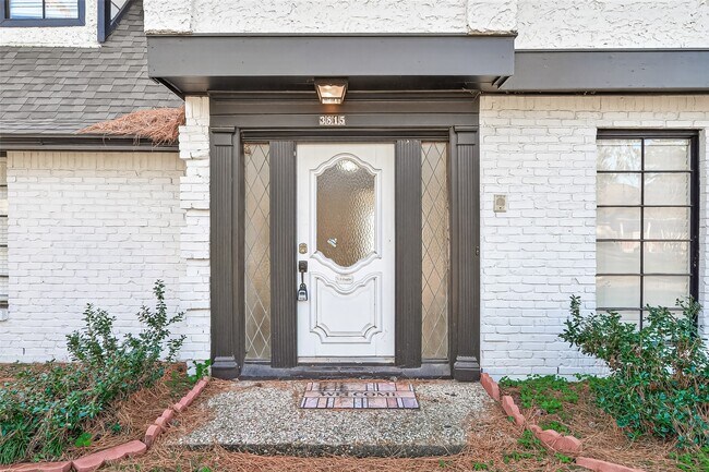 Building Photo - 3815 Fernglade Dr