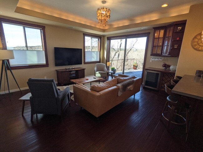 Building Photo - 538 S Fountaine St