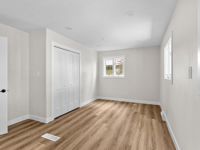 Foto del edificio - 1621 Ruby Ln