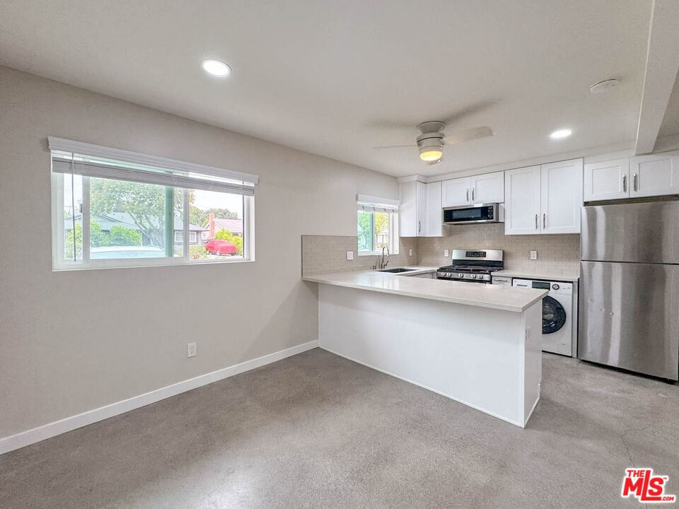 Primary Photo - 6802 E Huntdale St