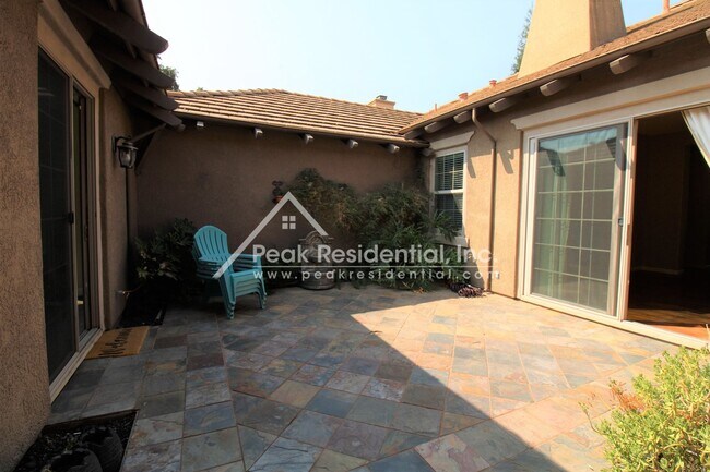 Foto del edificio - Spacious 4bd/3ba Elk Grove Home with Detac...