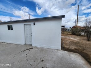 Building Photo - 116 N Clark Dr