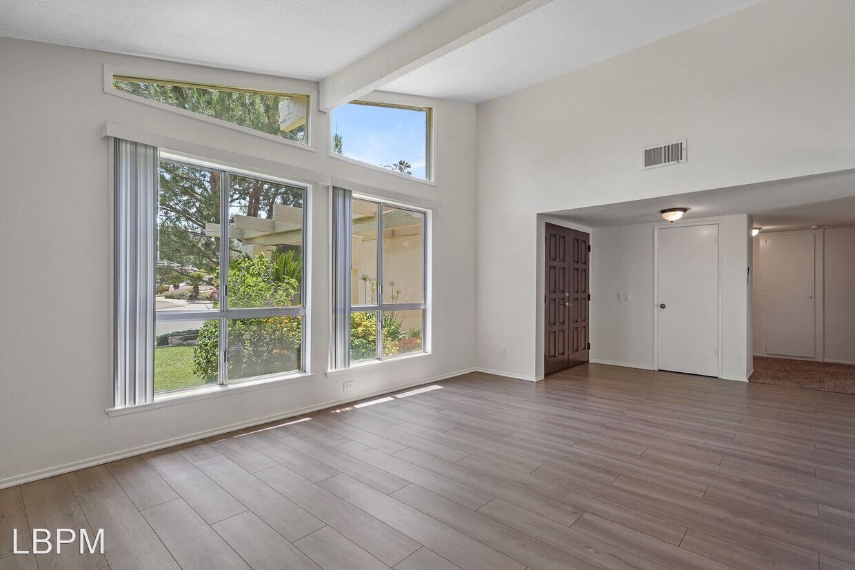 Primary Photo - 3 br, 2 bath House - 5473 Softwind Way