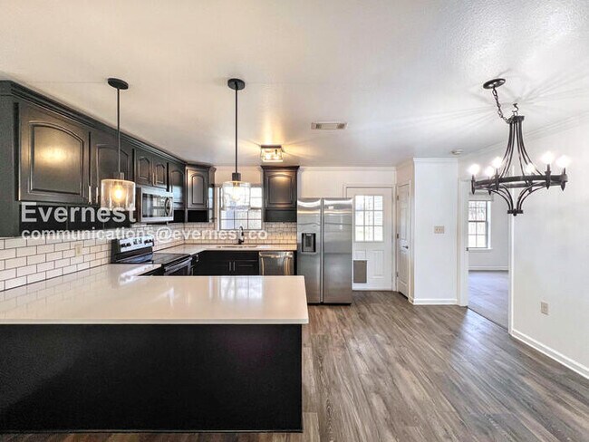 Building Photo - 613 Jefferson St