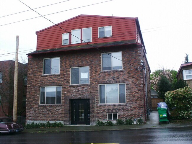 165 Boston Street Apt. - 165 Boston St