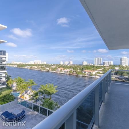 Foto principal - 3303 Port Royale Dr S