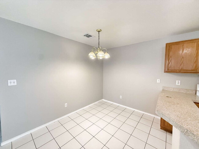 Foto del edificio - 3 Bedroom, 2 Bath Duplex with Yard Care Pr...