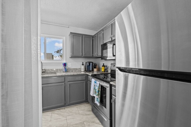 Building Photo - 3860 Chimney Creek Dr