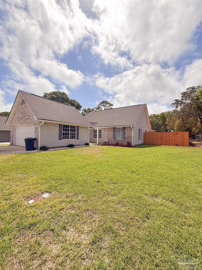 Building Photo - 161 Mirabelle Cir