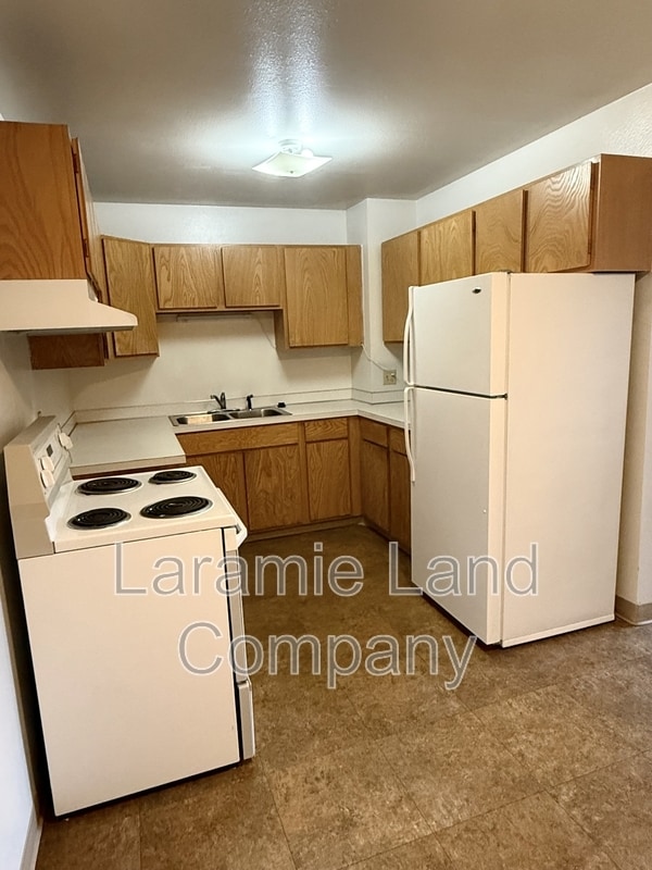 Building Photo - 1609 E Baker St