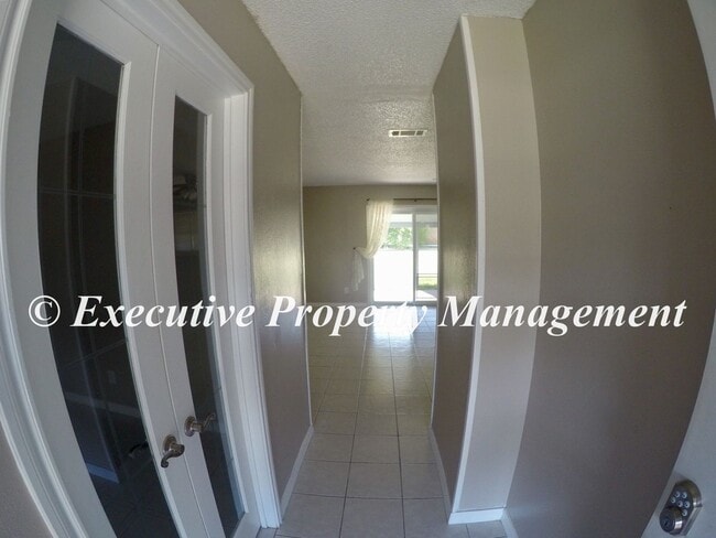 Building Photo - 908 Deorsam Dr