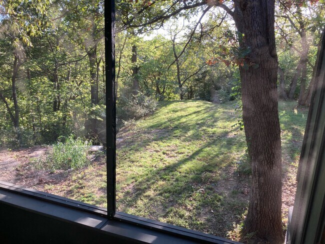 Building Photo - 11311 E 87th St