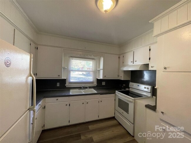 Foto del edificio - 5311 Princess St