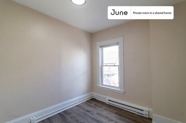 Foto del edificio - Room in Shared 7 bed/2 bath home