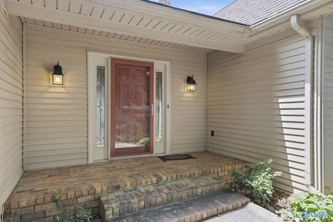 Building Photo - 815 Baylor Dr SE