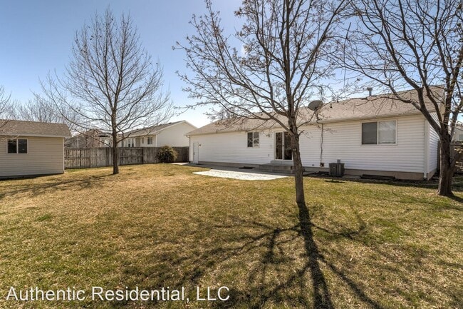 Building Photo - 6 br, 3 bath House - 2422 W 2150 S