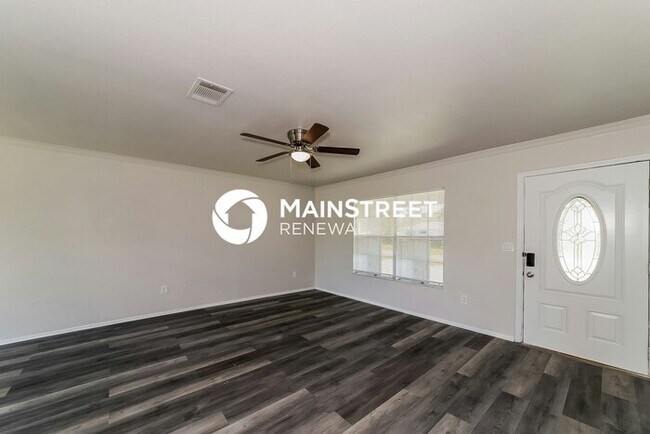 Foto del edificio - 3 Bedroom Pet-Friendly Home in NORTH PORT, FL with Main Street Renewal