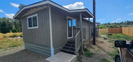 Building Photo - 109 Ray Rd W