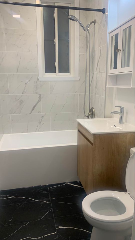 Building Photo - 463 Rue Rielle