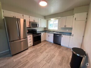Building Photo - 1103 Karluk St