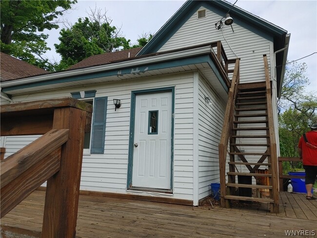 Building Photo - 770 Lake Rd