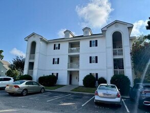 Building Photo - 4265 Villas Dr