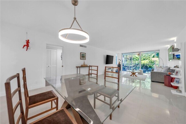 Building Photo - 901 Cypress Grove Dr