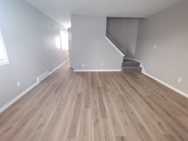 Foto del edificio - 2339 Forest View Rd