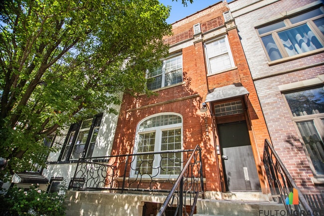 Foto del edificio - 2744 W Warren Blvd