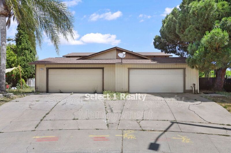 Primary Photo - 1730 Linden Pl