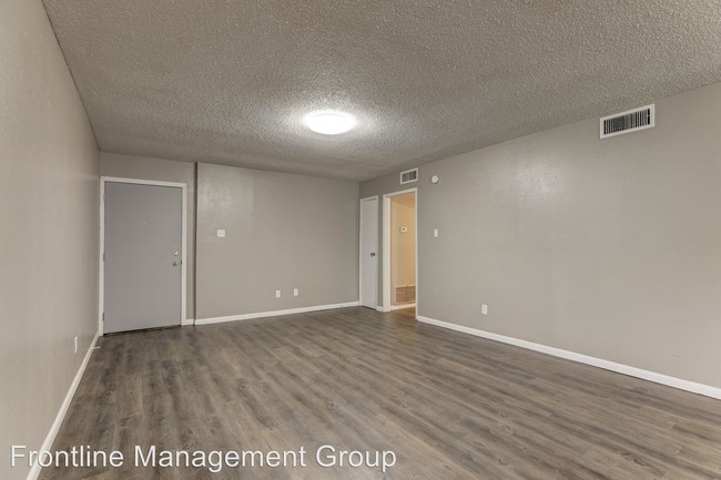 Building Photo - 1025 9th St