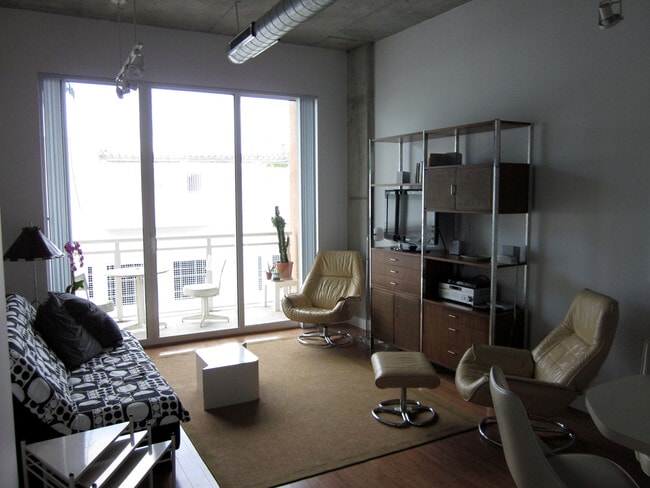 Building Photo - 2001 Biscayne Blvd