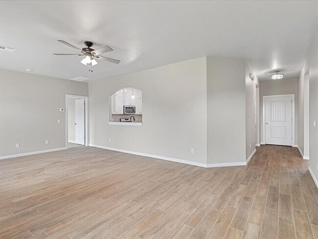 Building Photo - Newer Home For Lease in Washington!