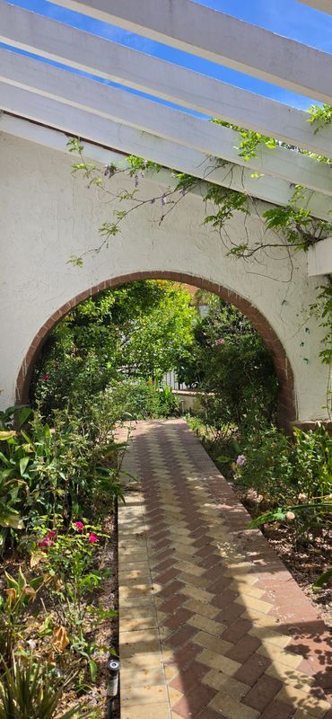 Foto del edificio - 28915 Hollow Brook Ave