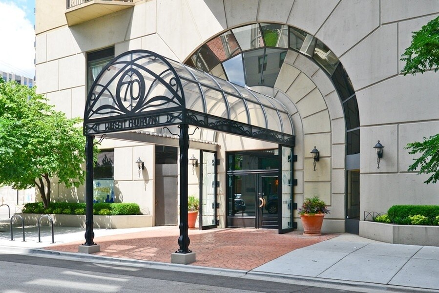 Foto principal - 70 W Huron St