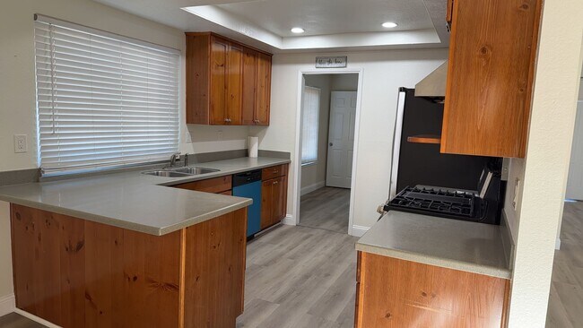 Building Photo - 2875 Atlanta Dr