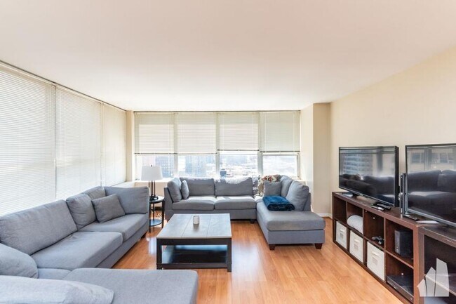 Foto del edificio - 2 bedroom in Chicago IL 60613