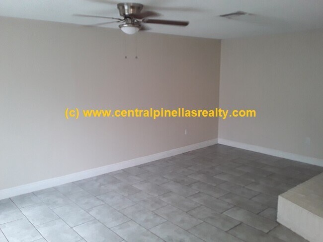 Building Photo - 1816 East Dr