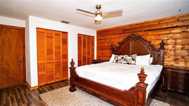 Foto del edificio - 6108 Lynn Rd