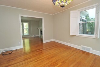 Building Photo - 3938 Wilmot Ave