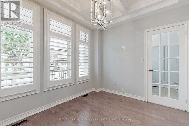 Photo du bâtiment - 543 Bridgeview Rd