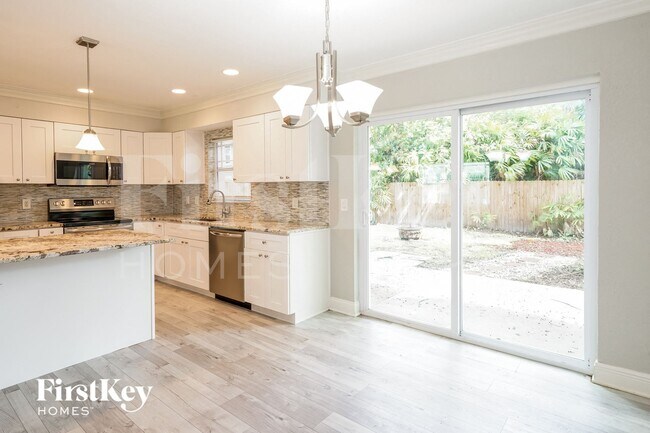 Foto del edificio - 113 W Violet St