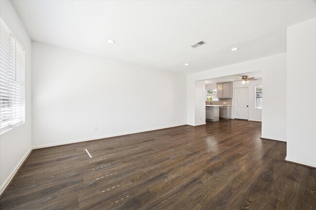 Foto del edificio - 4404 Vivian St