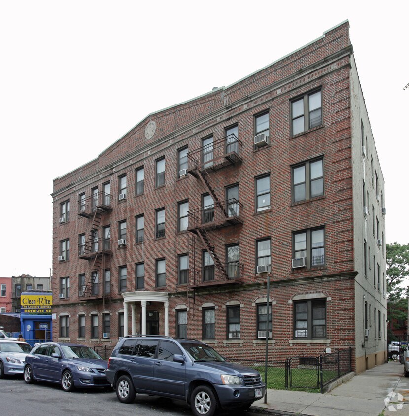 Primary Photo - 650 E 29th St