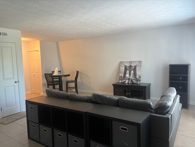 Photo - 2020C242 Apartment